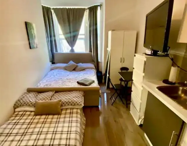 Modern Studio Apartment Sleeps 4 People Opposite Westfield Shepherds Bush